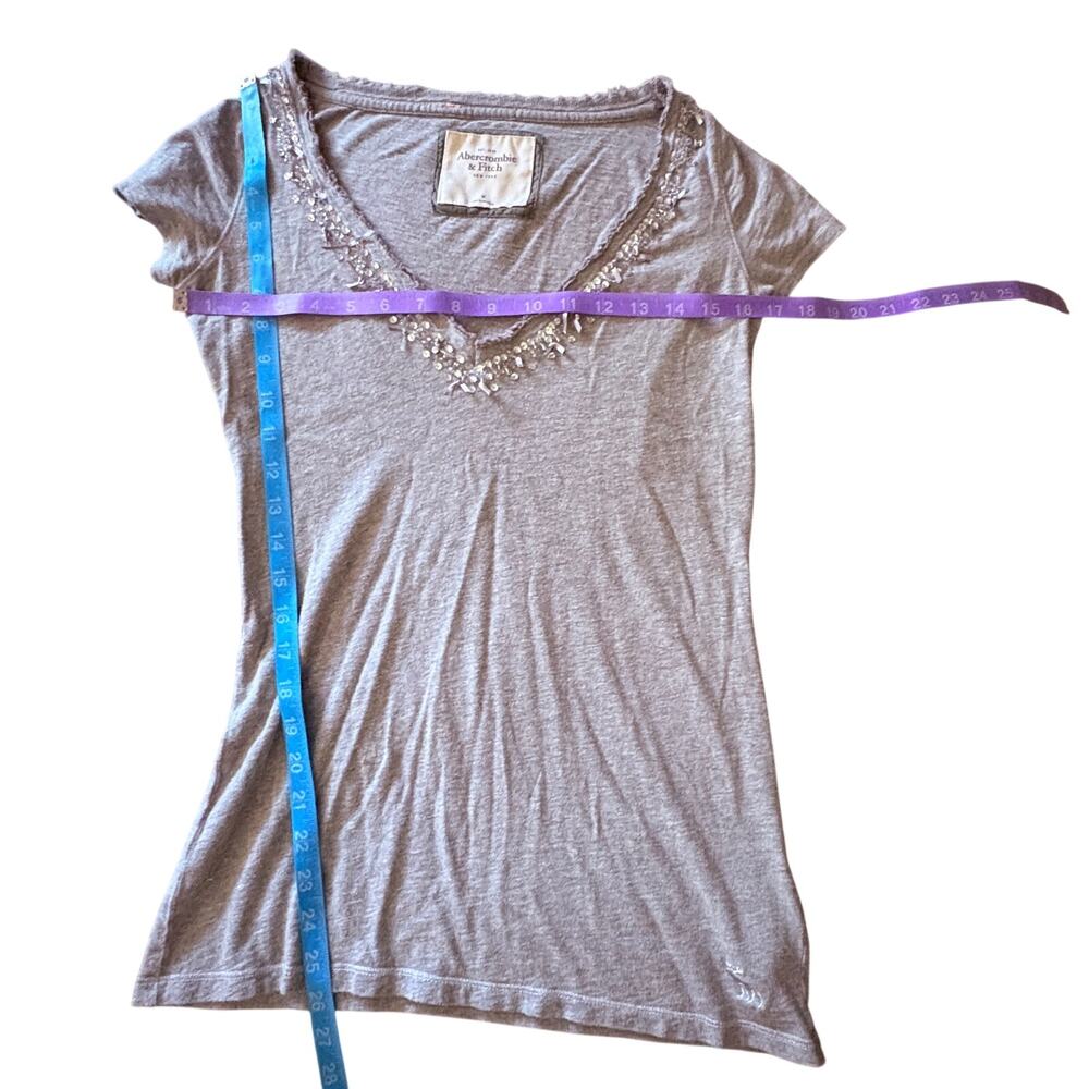 Y2K Abercrombie & Fitch Beaded V Neck Tee Raw Edge McBling Fairy Grunge M - Picture 6 of 6